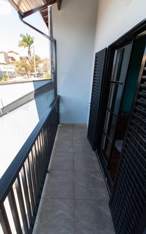 Casa à venda com 240m², 3 quartos e 4 vagas Casa à venda com 240m², 3 quartos e 4 vagasSacada da Suíte