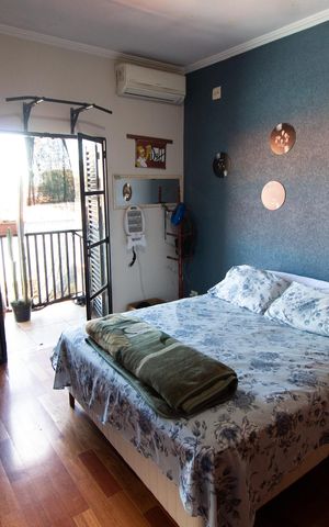 Casa à venda com 240m², 3 quartos e 4 vagas Casa à venda com 240m², 3 quartos e 4 vagasQuarto 2