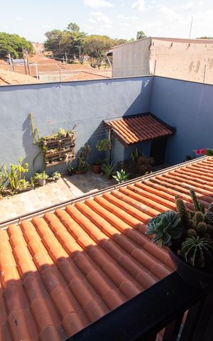 Casa à venda com 240m², 3 quartos e 4 vagas Casa à venda com 240m², 3 quartos e 4 vagasVista da Sacada do Quarto 2