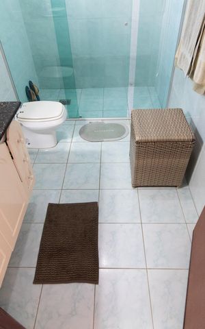 Casa à venda com 240m², 3 quartos e 4 vagas Casa à venda com 240m², 3 quartos e 4 vagasBanheiro Social