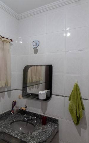 Casa à venda com 240m², 3 quartos e 4 vagas Casa à venda com 240m², 3 quartos e 4 vagasLavabo