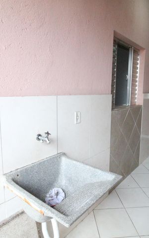 Casa para alugar com 70m², 2 quartos e 1 vagaÁrea de Serviço