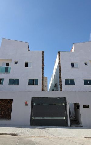 Casa de condomínio à venda com 129m², 2 quartos e 2 vagas Casa de condomínio à venda com 129m², 2 quartos e 2 vagasFachada