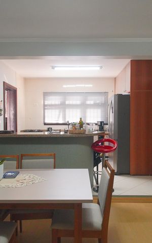 Casa à venda com 124m², 2 quartos e 2 vagasSala