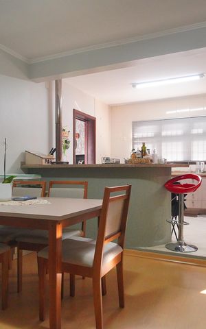 Casa à venda com 124m², 2 quartos e 2 vagasSala