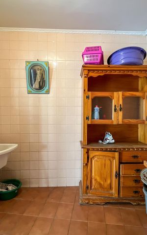 Casa à venda com 250m², 4 quartos e 5 vagas Casa à venda com 250m², 4 quartos e 5 vagasÁrea de Serviço