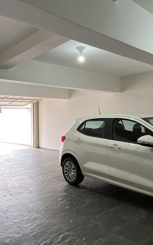 Casa à venda com 250m², 4 quartos e 5 vagas Casa à venda com 250m², 4 quartos e 5 vagasGaragem