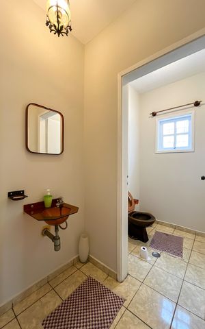 Casa à venda com 250m², 4 quartos e 5 vagas Casa à venda com 250m², 4 quartos e 5 vagasLavabo