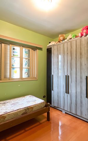Casa à venda com 250m², 4 quartos e 5 vagas Casa à venda com 250m², 4 quartos e 5 vagasQuarto 2