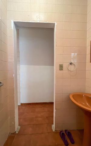 Casa à venda com 250m², 4 quartos e 5 vagas Casa à venda com 250m², 4 quartos e 5 vagasBanheiro de serviço