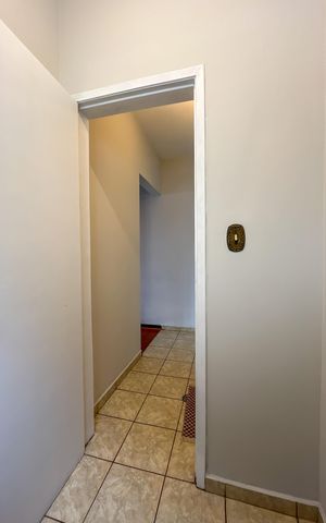 Casa à venda com 250m², 4 quartos e 5 vagas Casa à venda com 250m², 4 quartos e 5 vagasLavabo