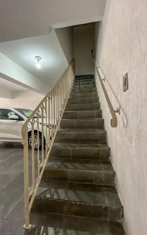 Casa à venda com 250m², 4 quartos e 5 vagas Casa à venda com 250m², 4 quartos e 5 vagasEntrada