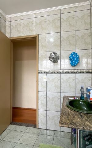 Casa à venda com 250m², 4 quartos e 5 vagas Casa à venda com 250m², 4 quartos e 5 vagasBanheiro