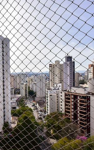 Apartamento à venda com 229m², 4 quartos e 4 vagasVista da Suíte 4