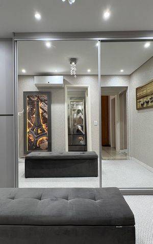 Apartamento à venda com 63m², 2 quartos e 2 vagas Apartamento à venda com 63m², 2 quartos e 2 vagasSuite/ closet