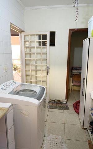Casa à venda com 230m², 4 quartos e 5 vagasÁrea de Serviço