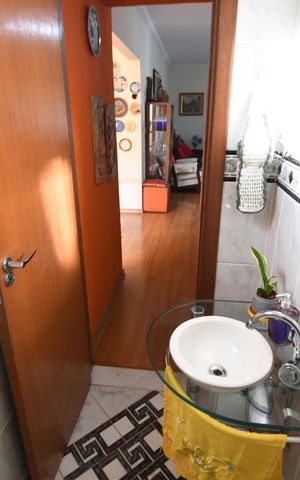 Casa à venda com 230m², 4 quartos e 5 vagasLavabo