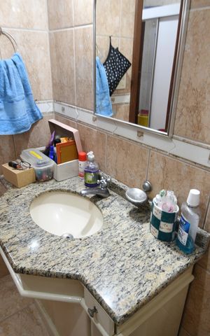 Casa à venda com 230m², 4 quartos e 5 vagasBanheiro Suíte 1
