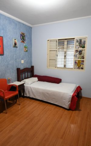 Casa à venda com 230m², 4 quartos e 5 vagasSuíte 2
