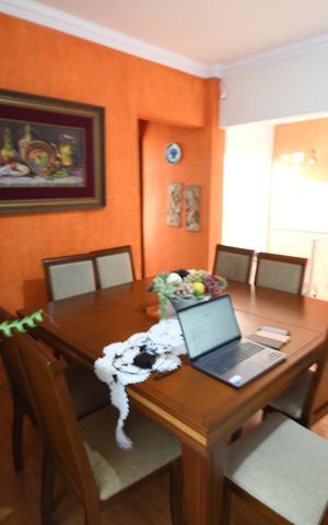 Casa à venda com 230m², 4 quartos e 5 vagasSala