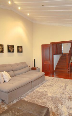 Casa à venda com 445m², 3 quartos e 3 vagasSala de Estar