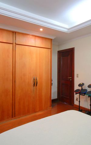 Casa à venda com 445m², 3 quartos e 3 vagasSuíte 3