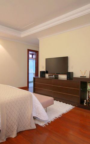 Casa à venda com 445m², 3 quartos e 3 vagasSuíte 1