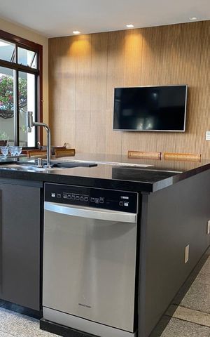 Casa à venda com 445m², 3 quartos e 3 vagas Casa à venda com 445m², 3 quartos e 3 vagasCozinha