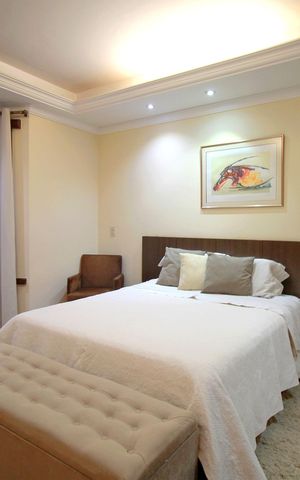 Casa à venda com 445m², 3 quartos e 3 vagasSuíte 2