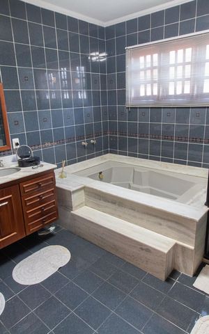 Casa à venda com 284m², 3 quartos e 4 vagas Casa à venda com 284m², 3 quartos e 4 vagasBanheiro Social