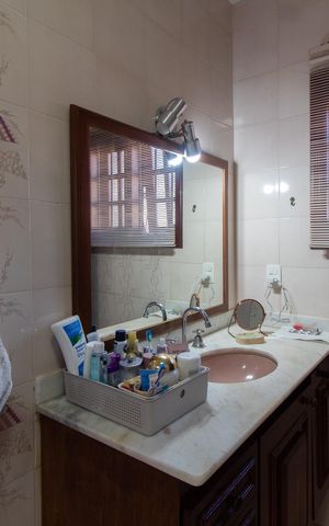 Casa à venda com 284m², 3 quartos e 4 vagas Casa à venda com 284m², 3 quartos e 4 vagasBanheiro da Suíte 2