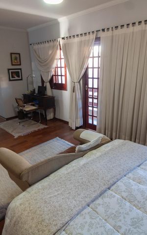 Casa à venda com 284m², 3 quartos e 4 vagas Casa à venda com 284m², 3 quartos e 4 vagasQuarto 3