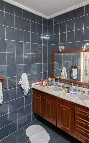 Casa à venda com 284m², 3 quartos e 4 vagas Casa à venda com 284m², 3 quartos e 4 vagasBanheiro Social