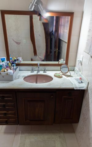 Casa à venda com 284m², 3 quartos e 4 vagas Casa à venda com 284m², 3 quartos e 4 vagasBanheiro da Suíte 2
