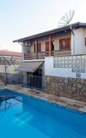 Casa à venda com 284m², 3 quartos e 4 vagas Casa à venda com 284m², 3 quartos e 4 vagasÁrea comum