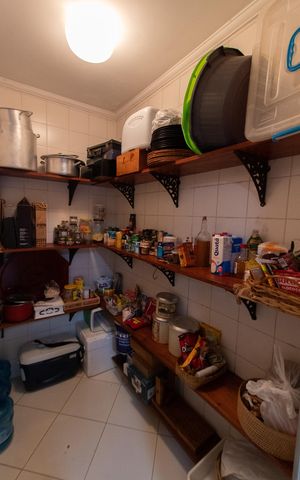 Casa à venda com 284m², 3 quartos e 4 vagas Casa à venda com 284m², 3 quartos e 4 vagasDespensa