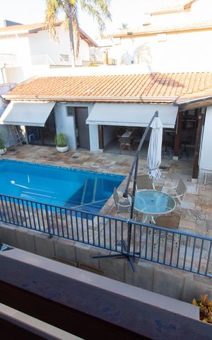 Casa à venda com 284m², 3 quartos e 4 vagas Casa à venda com 284m², 3 quartos e 4 vagasVista do Sacada do Quarto 3