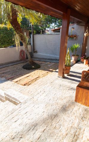 Casa à venda com 284m², 3 quartos e 4 vagas Casa à venda com 284m², 3 quartos e 4 vagasÁrea comum