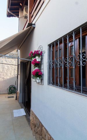Casa à venda com 284m², 3 quartos e 4 vagas Casa à venda com 284m², 3 quartos e 4 vagasÁrea comum