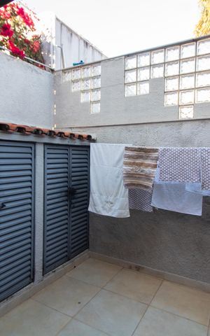 Casa à venda com 284m², 3 quartos e 4 vagas Casa à venda com 284m², 3 quartos e 4 vagasÁrea de Serviço