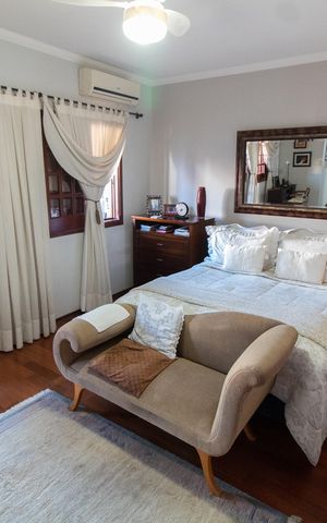 Casa à venda com 284m², 3 quartos e 4 vagas Casa à venda com 284m², 3 quartos e 4 vagasQuarto 3