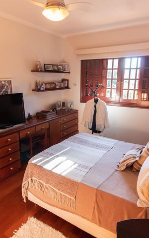 Casa à venda com 284m², 3 quartos e 4 vagas Casa à venda com 284m², 3 quartos e 4 vagasQuarto