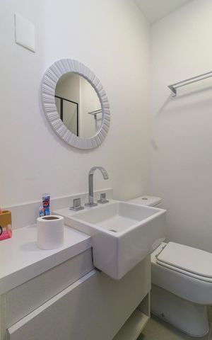 Apartamento à venda com 105m², 3 quartos e 2 vagas Apartamento à venda com 105m², 3 quartos e 2 vagasSuíte 1 - Banheiro