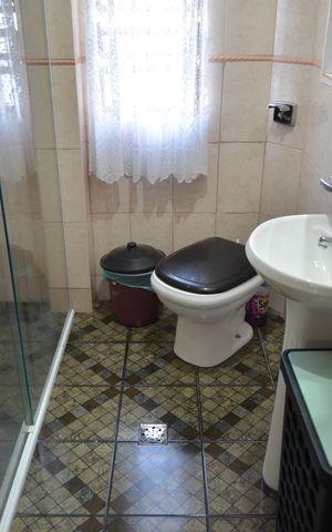 Casa à venda com 243m², 6 quartos e 4 vagasBanheiro do Quarto 5