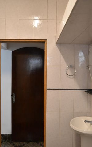 Casa à venda com 243m², 6 quartos e 4 vagasBanheiro do Quarto 3
