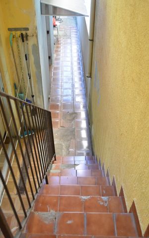 Casa à venda com 243m², 6 quartos e 4 vagasQuintal