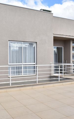 Casa para alugar com 590m², 5 quartos e 6 vagasÁrea externa