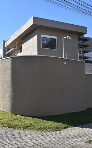 Casa para alugar com 590m², 5 quartos e 6 vagasFachada