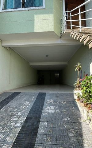 Casa à venda com 233m², 3 quartos e 7 vagasGaragem