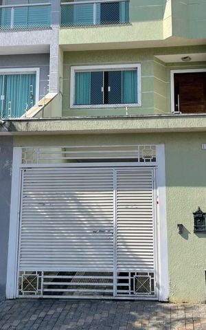 Casa à venda com 233m², 3 quartos e 7 vagasFachada